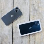 Узнаем, как разъединить айфон и беспроводные наушники...