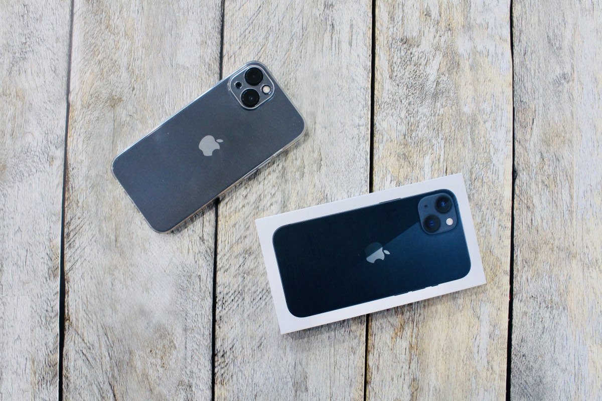 Узнаем, как разъединить айфон и беспроводные наушники...