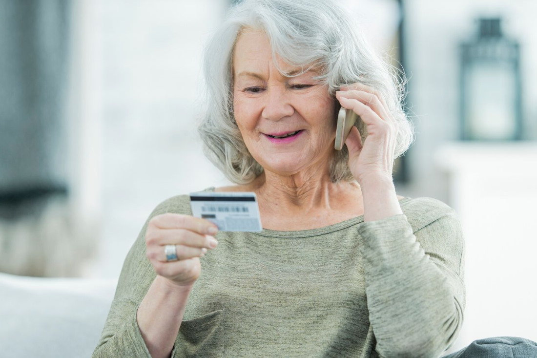 почему все время звонит номер 88005339625 и кому он принадлежит